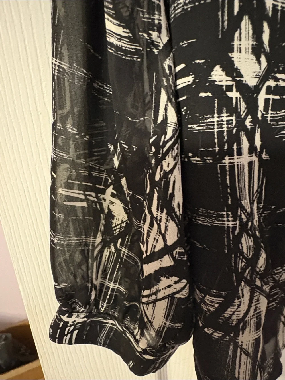 Black & White Patterned Button-Front Women’s Blouse